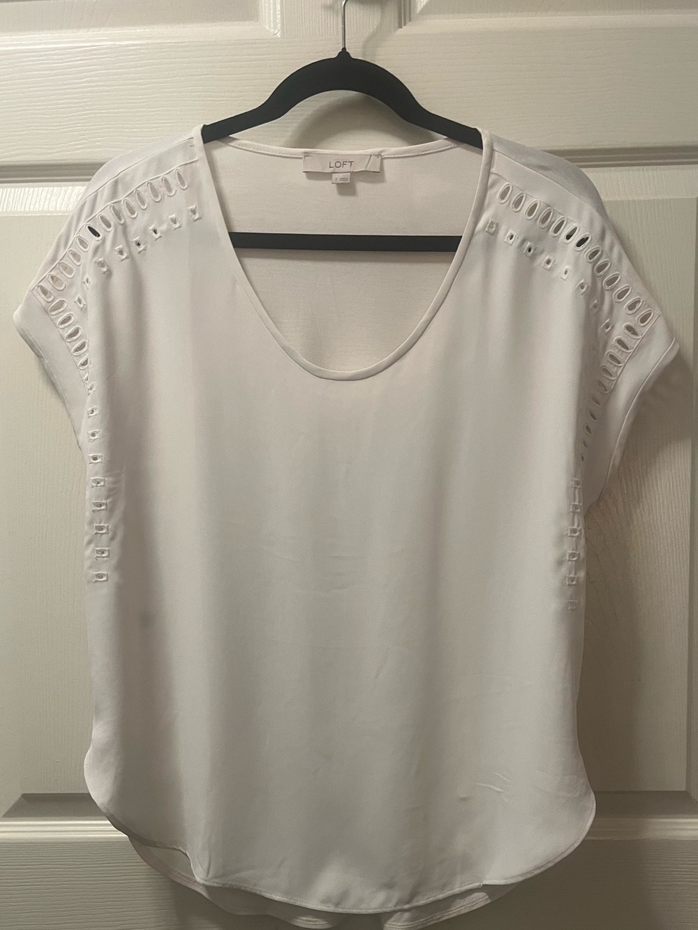 LOFT White Eyelet-Trim Semi Sheer Short Sleeve Scoop Neck Top W/knit back. SZ SM